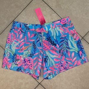 Lilly Pulitzer - Shorts size Small, pretty floral pattern